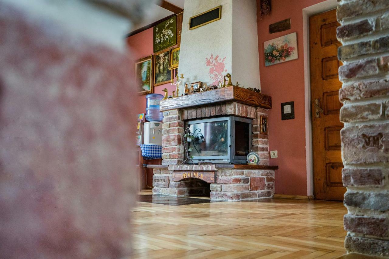 Hostel Villa Romaリヴィウ エクステリア 写真