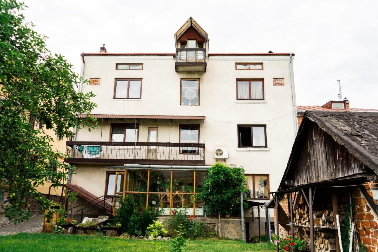 Hostel Villa Romaリヴィウ エクステリア 写真