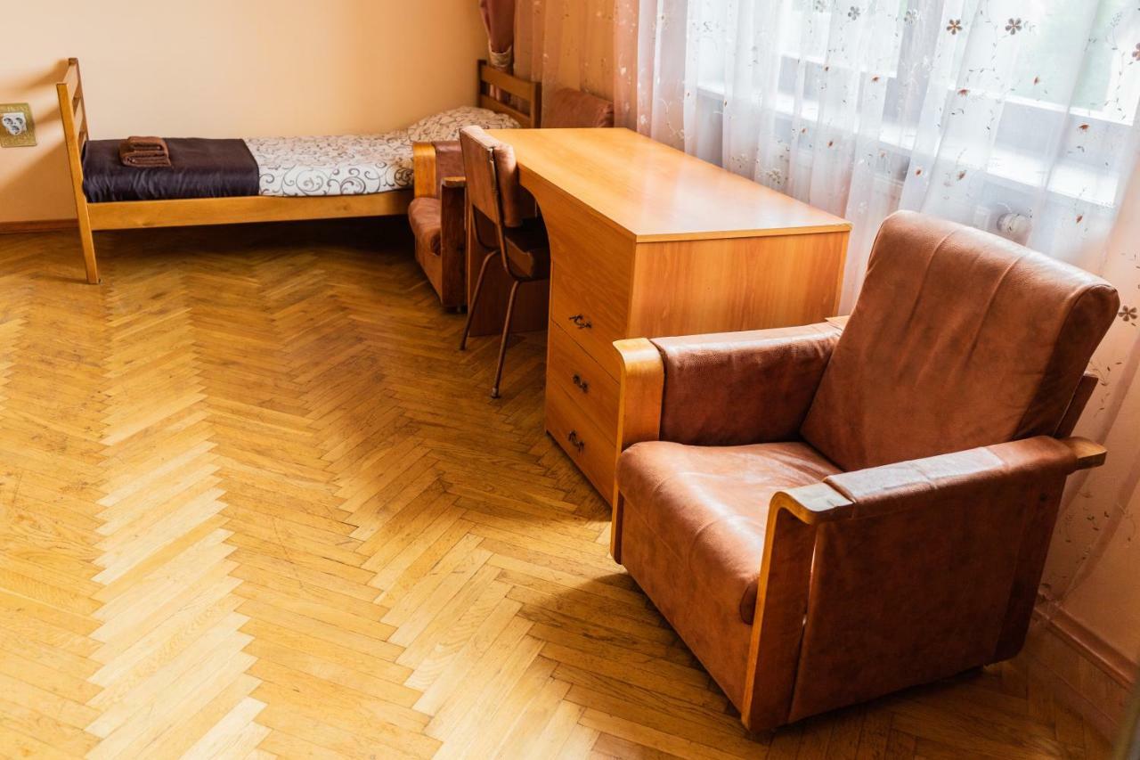 Hostel Villa Romaリヴィウ エクステリア 写真